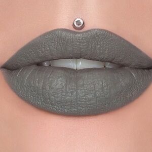 JEFFREE STAR COSMETICS Velvet Trap Lipstick - Drill Sargent NIB